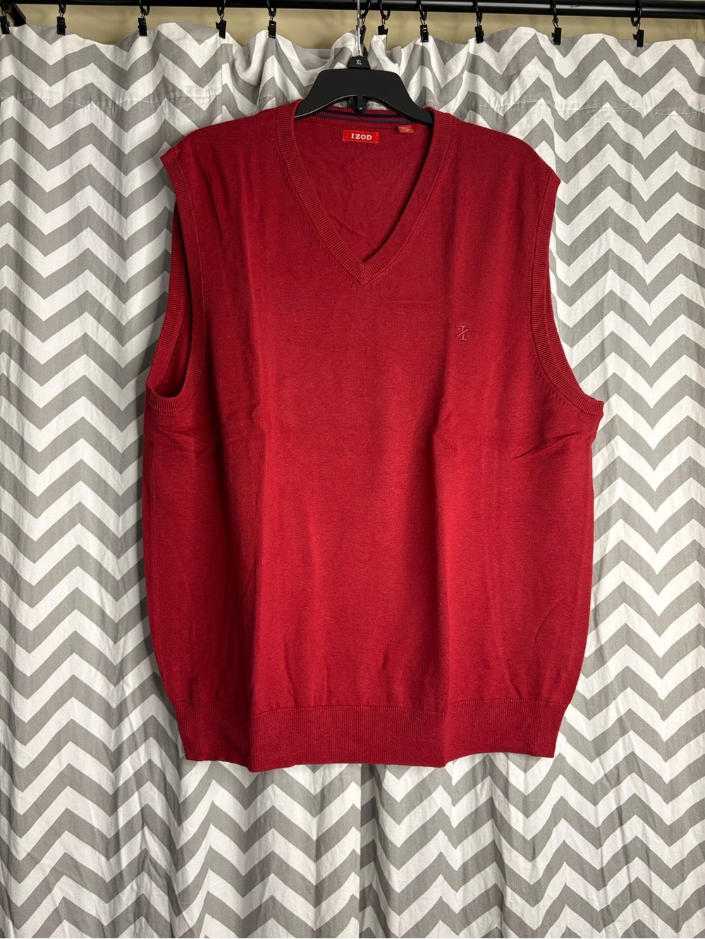 Izod Men's Red V-Neck Sweater Vest